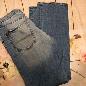 Men’s 32x34 Abercrombie faded bootleg jeans.